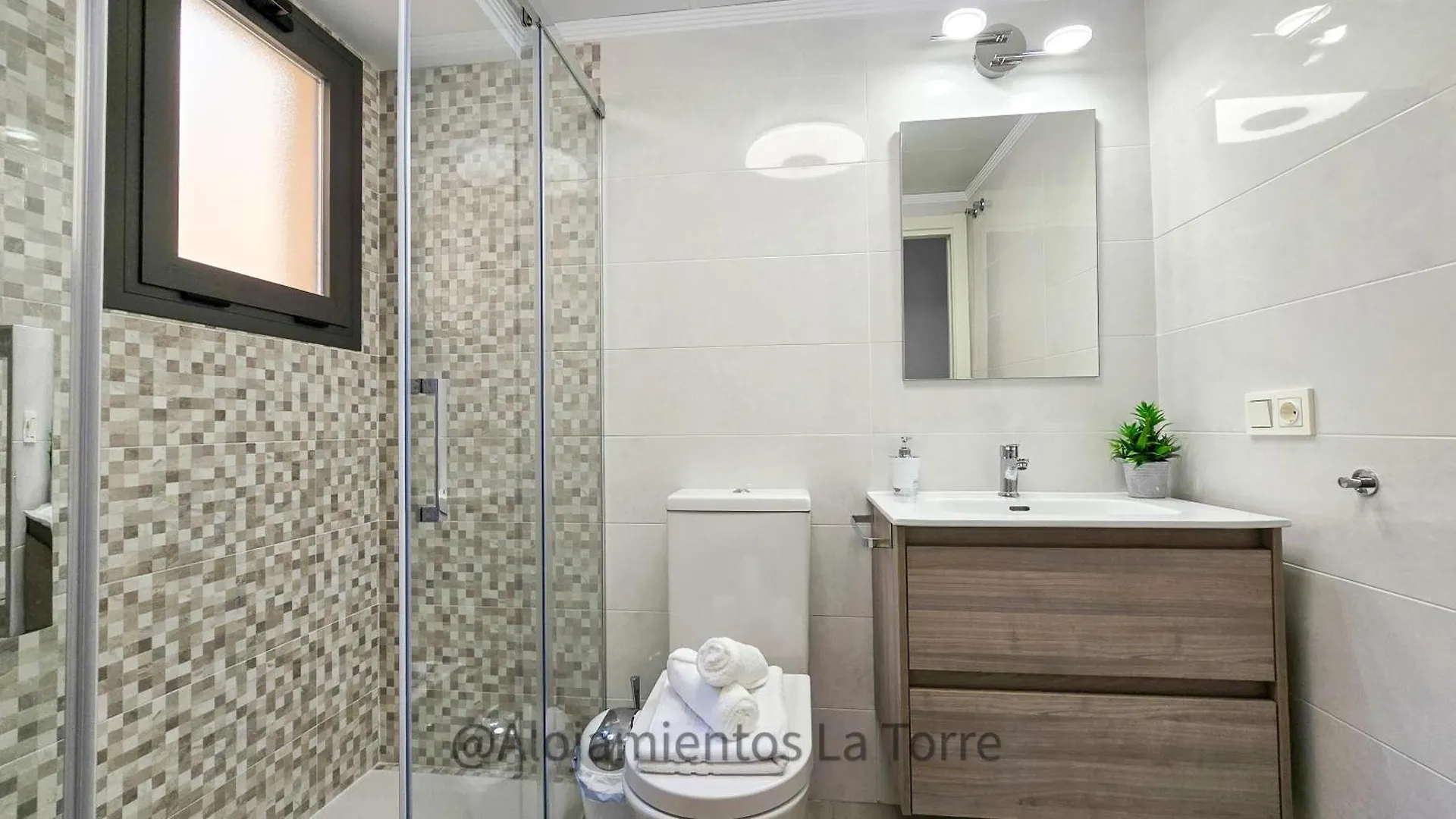 Sup T12 People - Alojamientos La Torre Torre Del Mar